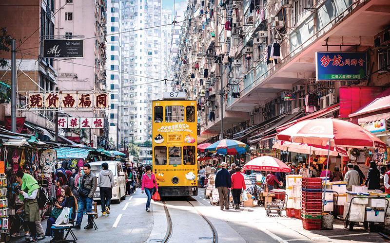 中國(guó)香港移民要不要中介？探討移民中國(guó)香港時(shí)是否需要中介服務(wù)的利與弊